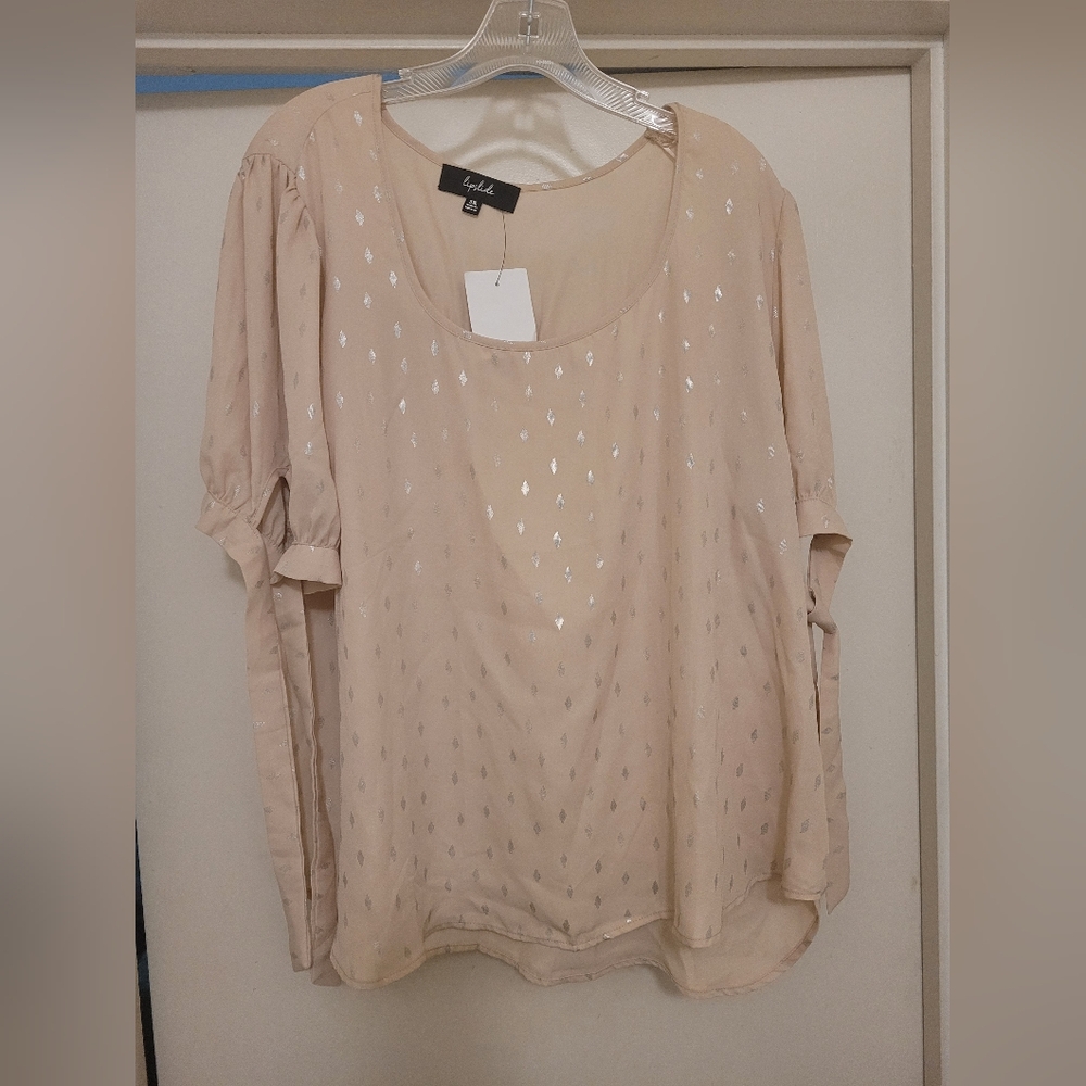 NWT  Lipslide blouse